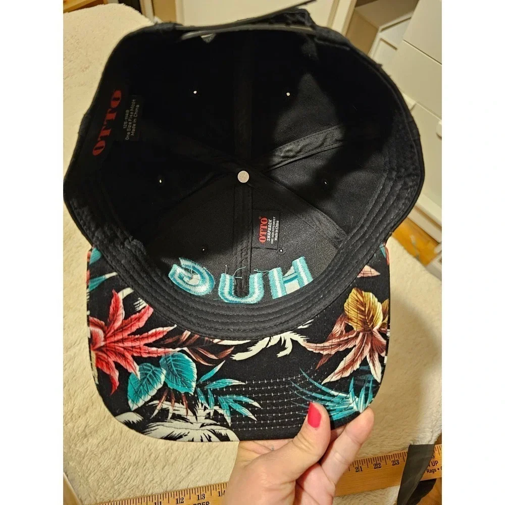 HUG farm Truckers hat. Embroidered. Adjustable. Unique. Rare. Floral.‎ Surf. HI.